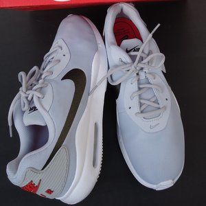 NWB. SIZE 10.5. Nike Air Max Oketo training running sneakers shoes.